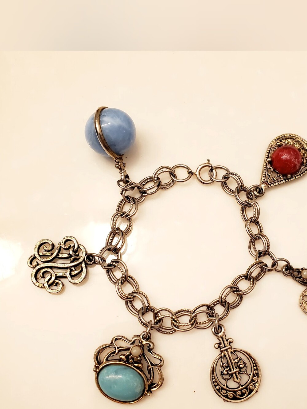 Vintage Etruscan Heraldic Themed Fleur-De-Lis Charm Bracelet, 7.5 Inches